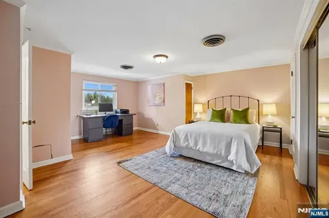 5 Witherspoon Road Clifton NJ 07013