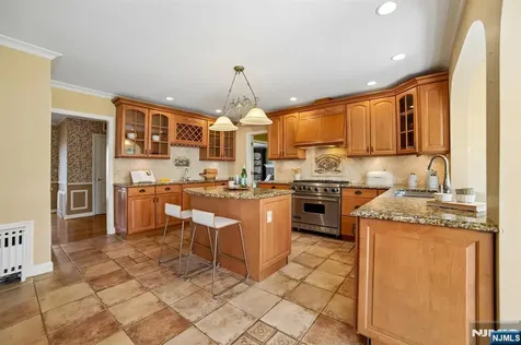 5 Witherspoon Road Clifton NJ 07013