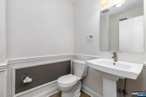 535 7th Palisades Park NJ 07650
