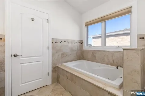 535 7th Palisades Park NJ 07650