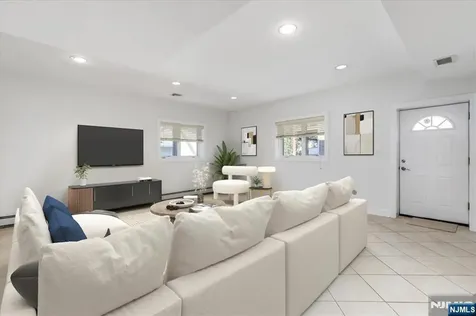 535 7th Palisades Park NJ 07650