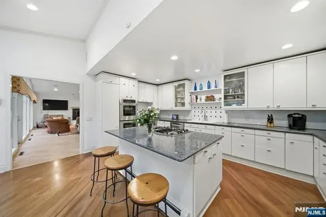 62 Venus Drive Closter NJ 07624