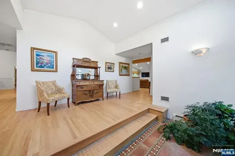62 Venus Drive Closter NJ 07624