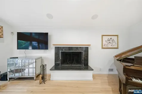62 Venus Drive Closter NJ 07624