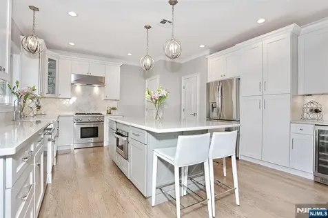 5 Colebrook Drive Park Ridge NJ 07656