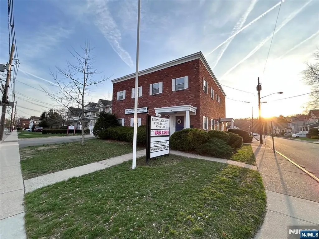 274 Lafayette Avenue Hawthorne NJ 07506