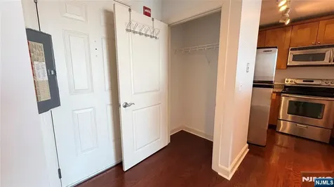 6407 City Place Edgewater NJ 07020