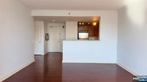 6407 City Place Edgewater NJ 07020