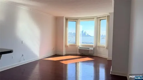 6407 City Place Edgewater NJ 07020