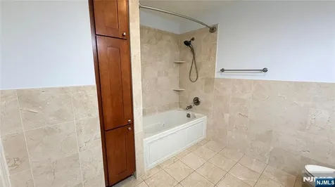 6407 City Place Edgewater NJ 07020