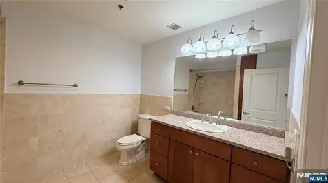 6407 City Place Edgewater NJ 07020