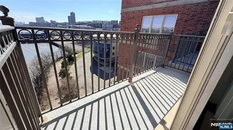6407 City Place Edgewater NJ 07020