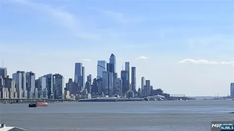 6407 City Place Edgewater NJ 07020
