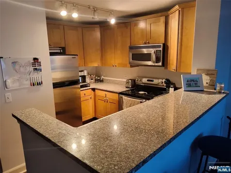 6407 City Place Edgewater NJ 07020