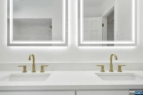 853 Shadow Ridge Road Franklin Lakes NJ 07417