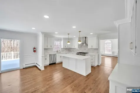 853 Shadow Ridge Road Franklin Lakes NJ 07417