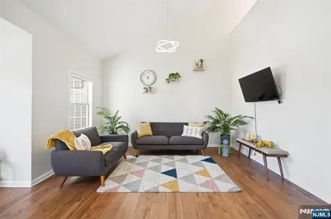 123 Barclay Drive Nutley NJ 07110