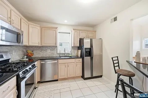 123 Barclay Drive Nutley NJ 07110