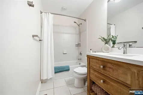 123 Barclay Drive Nutley NJ 07110