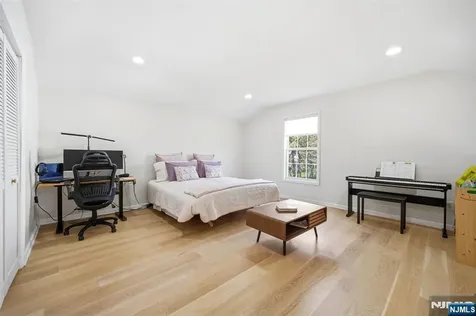 123 Barclay Drive Nutley NJ 07110