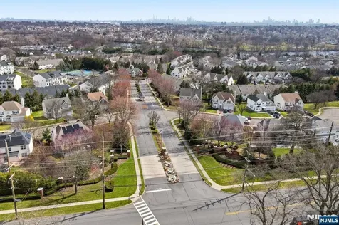 123 Barclay Drive Nutley NJ 07110