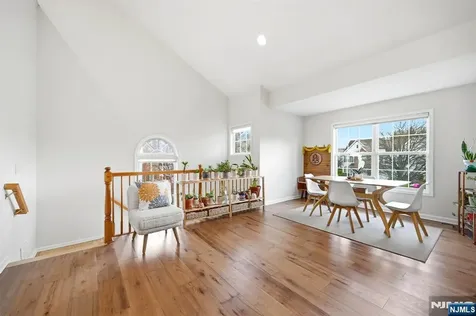 123 Barclay Drive Nutley NJ 07110