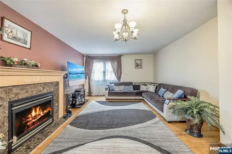 255 Jefferson Avenue River Edge NJ 07661