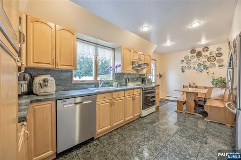 255 Jefferson Avenue River Edge NJ 07661