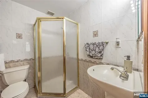 255 Jefferson Avenue River Edge NJ 07661