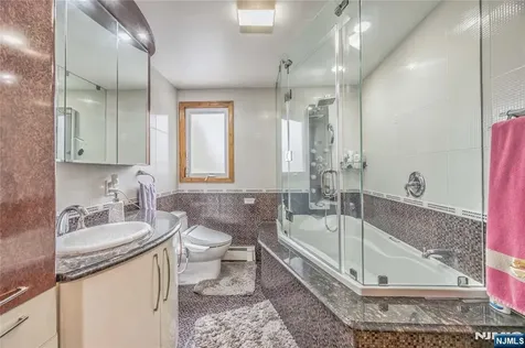 255 Jefferson Avenue River Edge NJ 07661