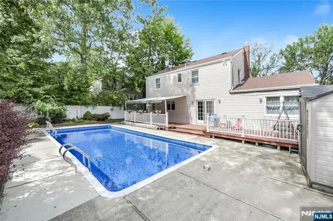 255 Jefferson Avenue River Edge NJ 07661