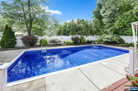 255 Jefferson Avenue River Edge NJ 07661