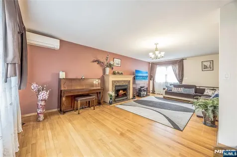 255 Jefferson Avenue River Edge NJ 07661