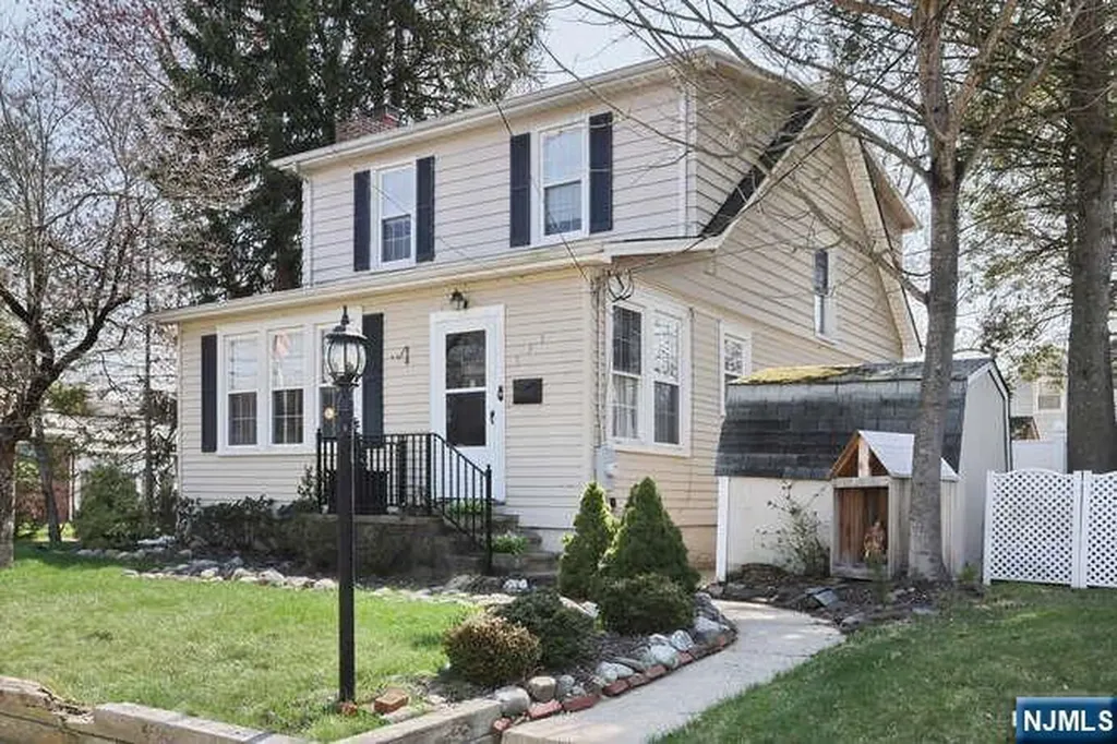 535 Cleveland Avenue River Vale NJ 07675