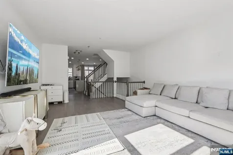 458 Buffalo Court West New York NJ 07093