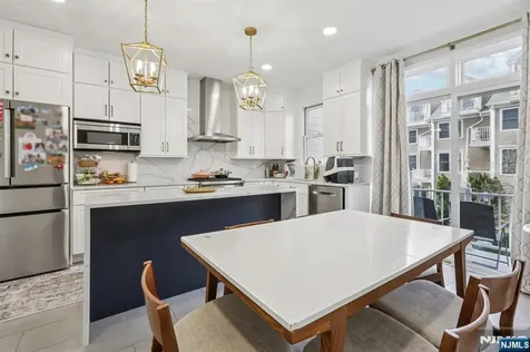 458 Buffalo Court West New York NJ 07093