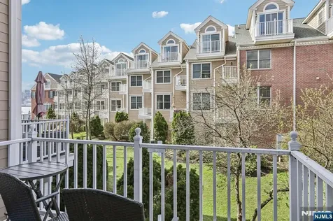 458 Buffalo Court West New York NJ 07093