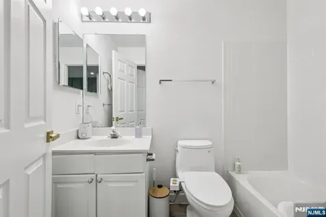 458 Buffalo Court West New York NJ 07093