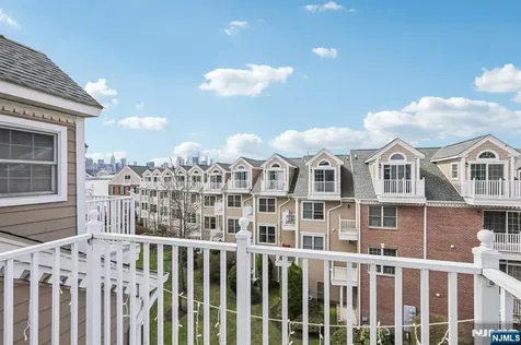 458 Buffalo Court West New York NJ 07093