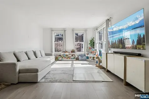 458 Buffalo Court West New York NJ 07093