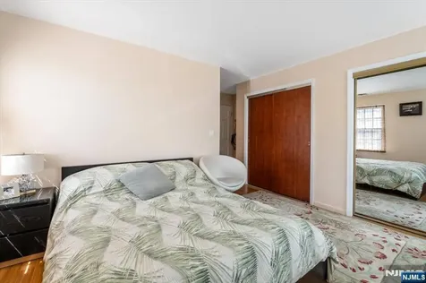48 Quartz Lane Paterson NJ 07501