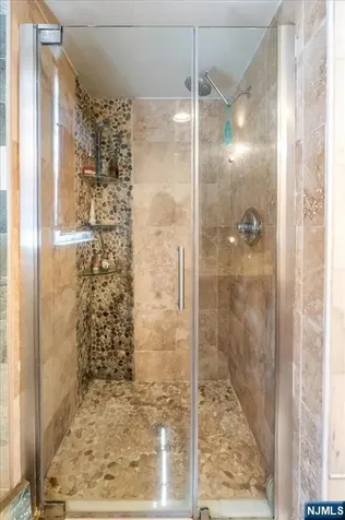 48 Quartz Lane Paterson NJ 07501