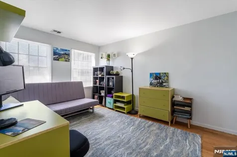 48 Quartz Lane Paterson NJ 07501