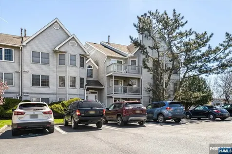 48 Quartz Lane Paterson NJ 07501