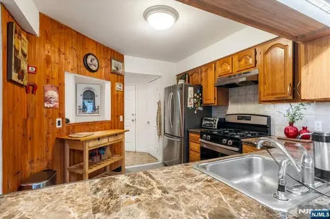 48 Quartz Lane Paterson NJ 07501