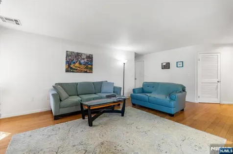48 Quartz Lane Paterson NJ 07501