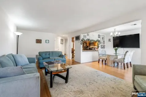 48 Quartz Lane Paterson NJ 07501