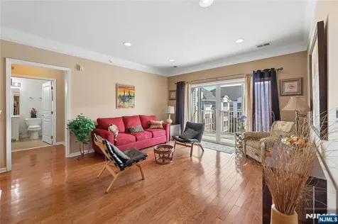 9402 Warrens Way Wanaque NJ 07465