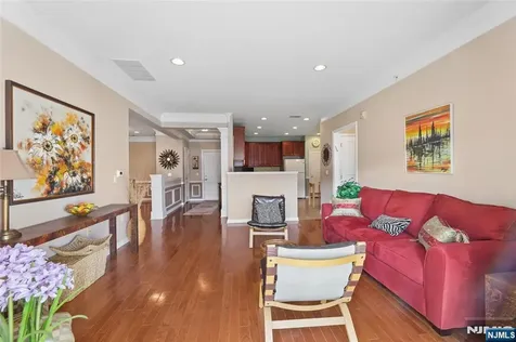 9402 Warrens Way Wanaque NJ 07465