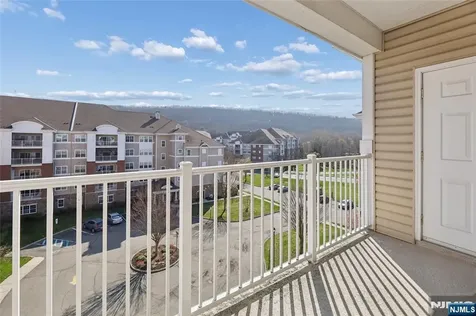 9402 Warrens Way Wanaque NJ 07465